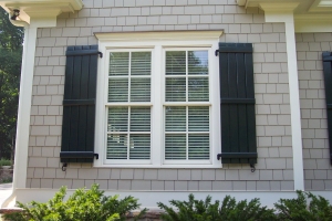 Should I DIY or Hire a Pro? Comparing Shutters! Should I DIY or Hire a Pro? Comparing Shutters!
